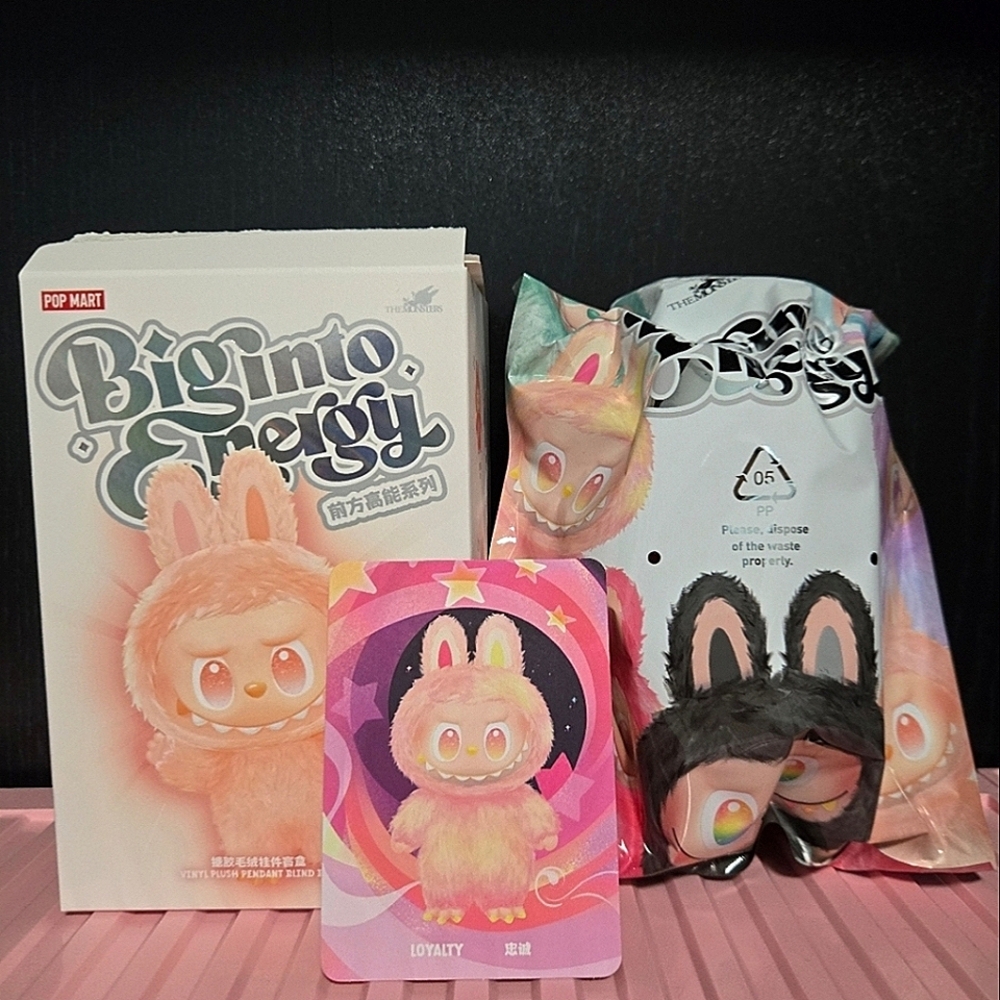 Labubu Big Into Energy (LOYALTY)